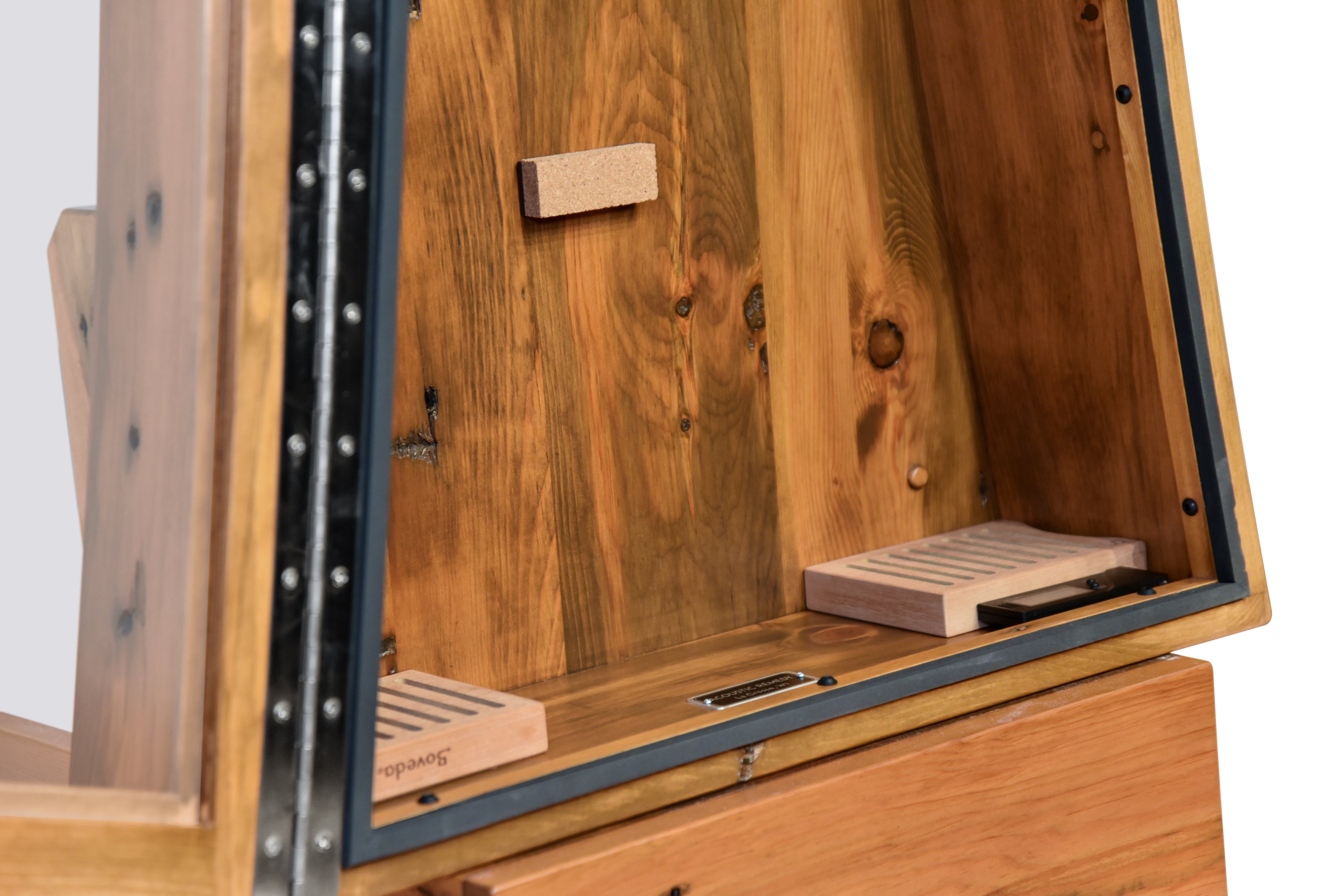 ClimaStand Triangle Humidor with Base - 300 Year Old Reclaimed Wood with Sealy Stain