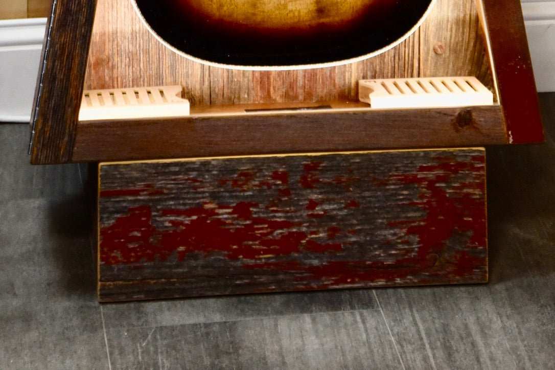 ClimaStand Triangle Humidor with Base - Reclaimed Barnwood (Red)