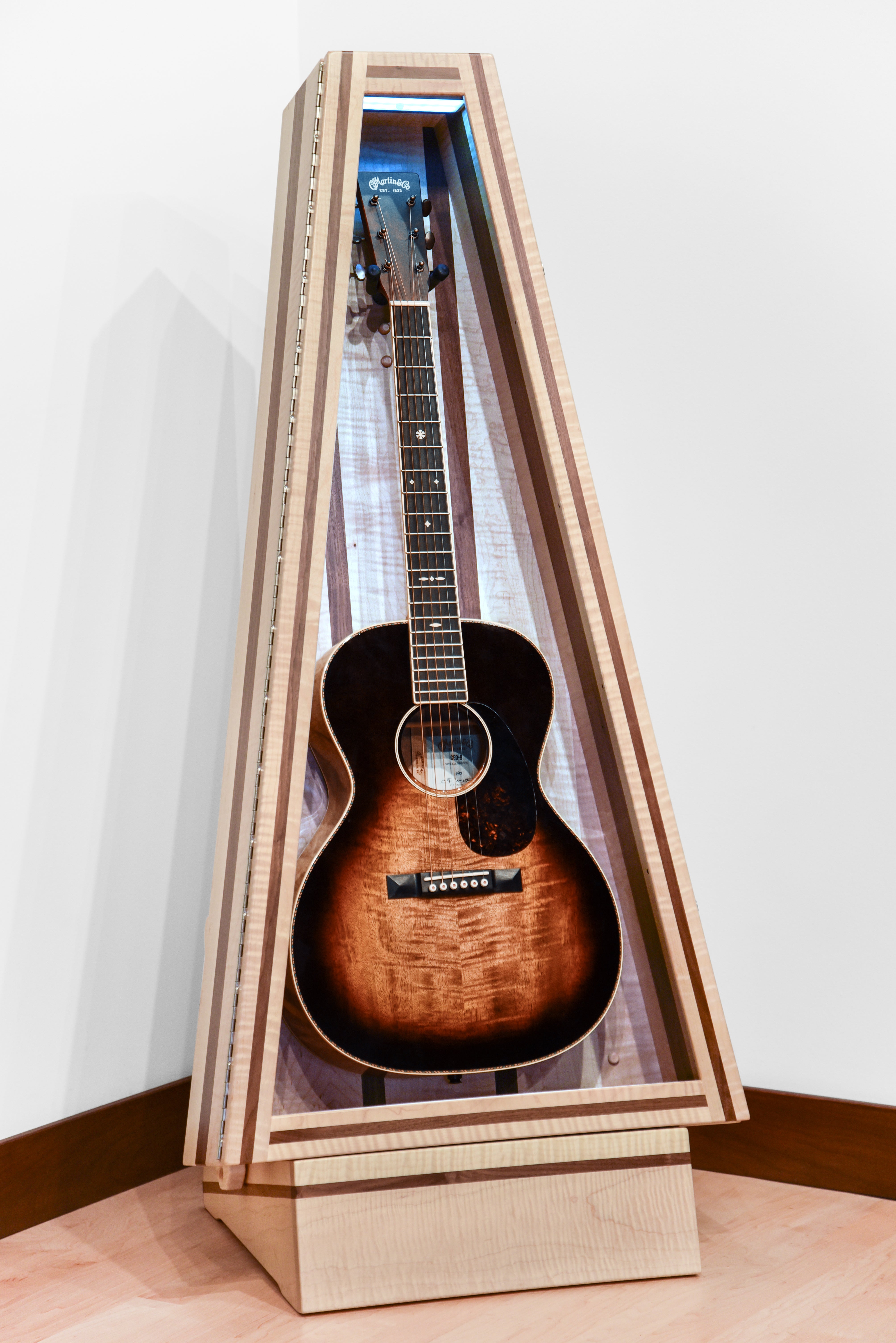 ClimaStand Triangle Humidor with Base - Flamed Maple with Walnut