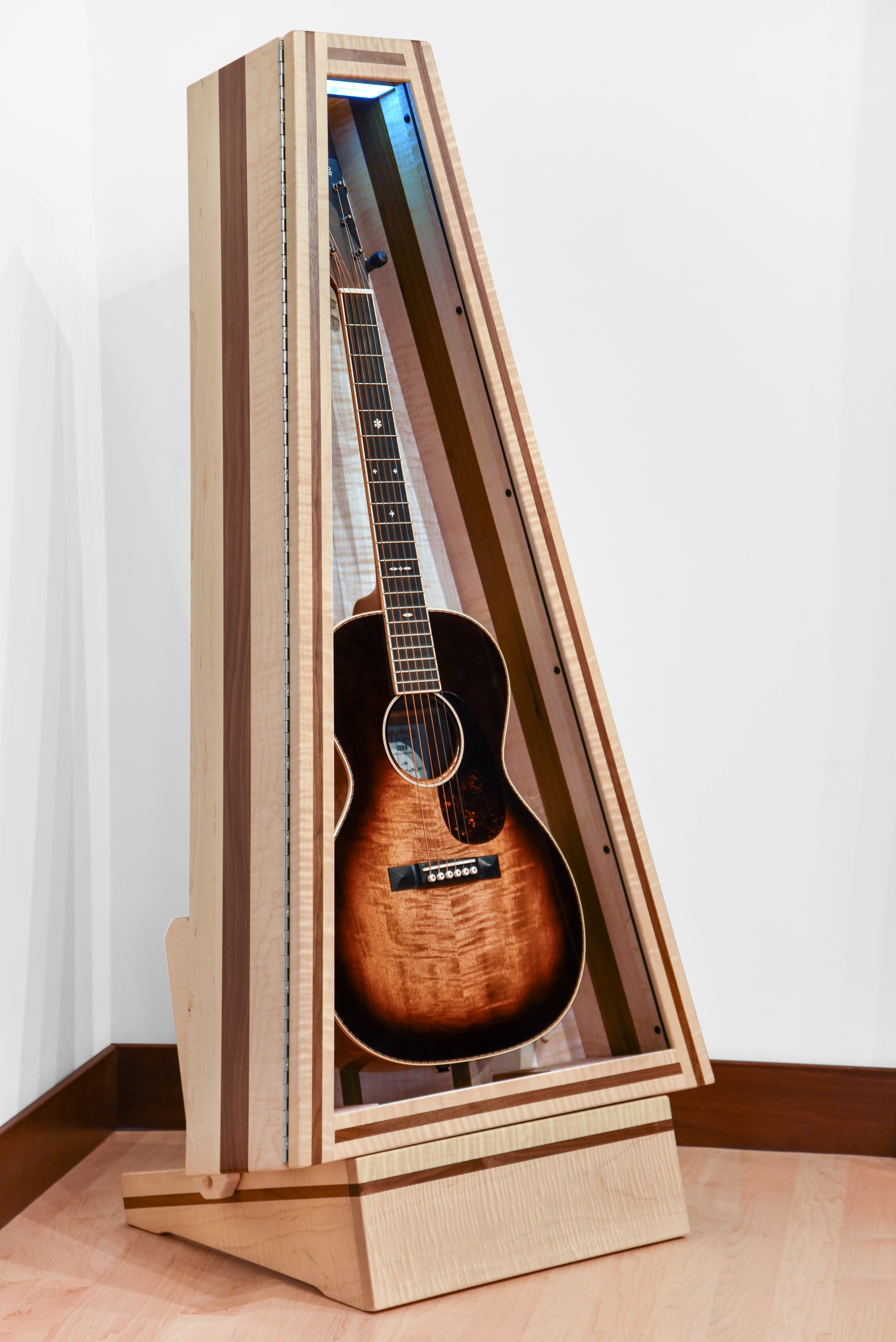 ClimaStand Triangle Humidor with Base - Flamed Maple with Walnut